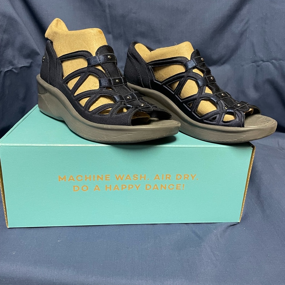 B Zees Performance Sandal